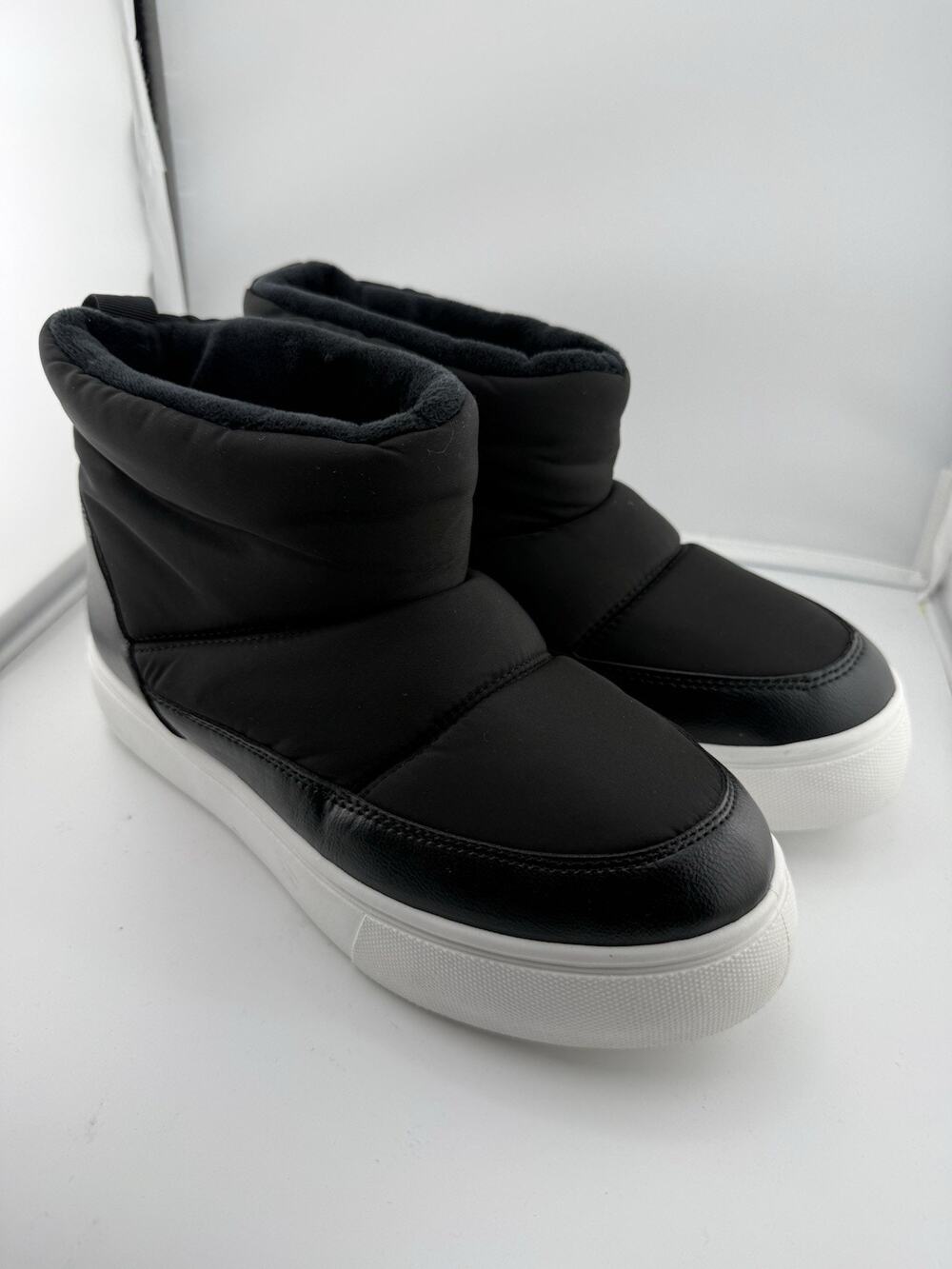 NWOB Journee Collection Women’s Comfort Foam Sethie Black Booies Size 7